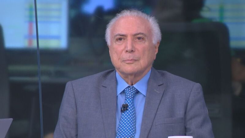 É preciso buscar a pacificação do país, diz Temer à CNN sobre embate entre Lula e Bolsonaro